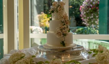 Keadeen-Hotel-Kildare-wedding-venue-cake-garden