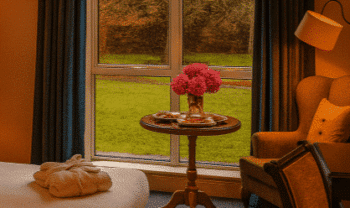 keadeen-hotel-kildare-bedroom-garden-standard-room-dusk-l
